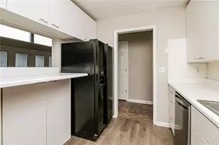 2536 Lakeshore Dr NE, Conyers, GA 30012 - Photo 9