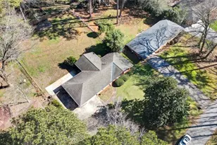 1266 Hickory Dr SW, Lilburn, GA 30047 - Photo 9