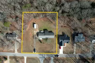 1812 Oak Spring St, Statham, GA 30666 - Photo 3