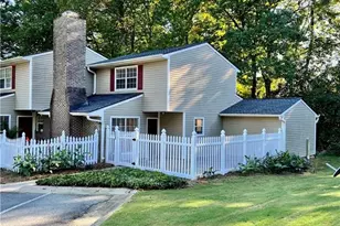 555 Picketts Bend Ct, Marietta, GA 30008 - Photo 1