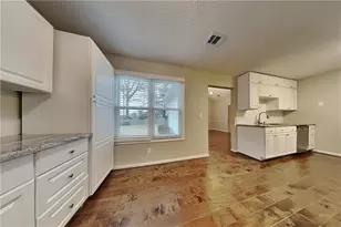 895 Perrin Springs Ct, Lawrenceville, GA 30043 - Photo 5