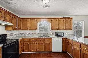 297 Park Pl, Auburn, GA 30011 - Photo 7