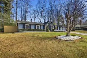 670 Stonehedge Dr, Stone Mountain, GA 30087 - Photo 3