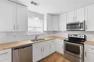 874 Rock Shoals Ct, Atlanta, GA 30349 - Photo 9