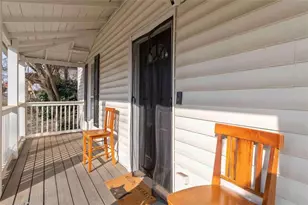 949 E Solomon Street E, Griffin, GA 30223 - Photo 3