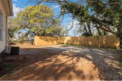 949 E Solomon Street E, Griffin, GA 30223 - Photo 25