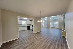 570 Charing Cross Dr, Marietta, GA 30066 - Photo 9