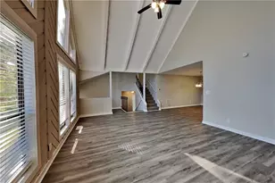 570 Charing Cross Dr, Marietta, GA 30066 - Photo 3