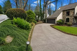 93 Skyland Dr, Roswell, GA 30075 - Photo 5