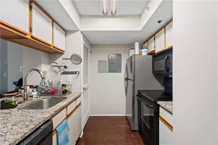 795 Hammond Dr, Atlanta, GA 30328 - Photo 3