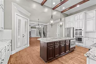 530 Glenmanor Ct, Sandy Springs, GA 30328 - Photo 13