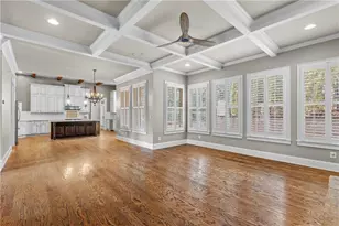 530 Glenmanor Ct, Sandy Springs, GA 30328 - Photo 9