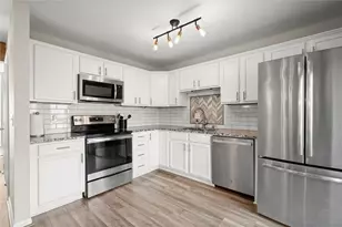 8933 Carroll Manor Dr, Atlanta, GA 30350 - Photo 13