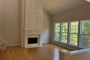 610 Cricklewood Dr, Suwanee, GA 30024 - Photo 5