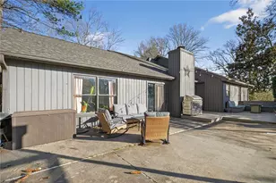 1100 Lake Dr, Roswell, GA 30075 - Photo 29