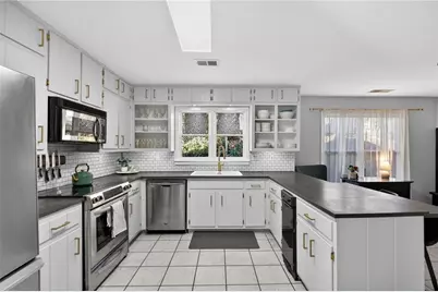 1100 Lake Drive, Roswell, GA 30075 - Photo 9