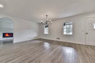 421 Creek Valley Dr, Woodstock, GA 30188 - Photo 5