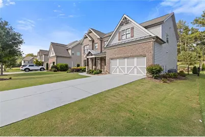 4867 Hunters Grove Way, Sugar Hill, GA 30518 - Photo 3