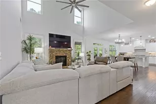 4867 Hunters Grv Wy, Sugar Hill, GA 30518 - Photo 13