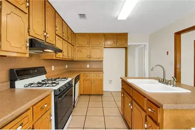 357 Falling Timber Court, Stockbridge, GA 30281 - Photo 9