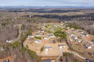 613 Cypress Dr, Mount Airy, GA 30563 - Photo 3