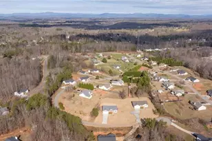 613 Cypress Dr, Mount Airy, GA 30563 - Photo 3