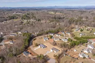 613 Cypress Dr, Mount Airy, GA 30563 - Photo 5