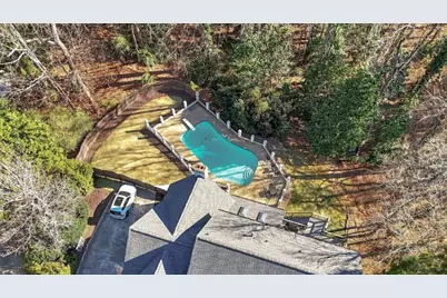 7745 Dunvegan Close, Sandy Springs, GA 30350 - Photo 41