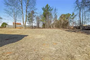 625 Cypress Dr, Mount Airy, GA 30563 - Photo 27