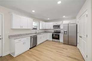 625 Cypress Dr, Mount Airy, GA 30563 - Photo 11