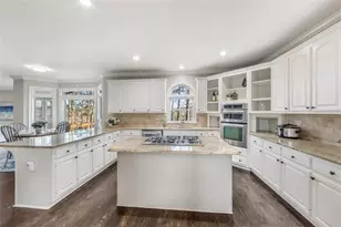 1566 Asheforde Dr, Marietta, GA 30068 - Photo 9