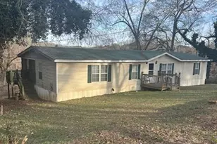 304 Hill St, Commerce, GA 30529 - Photo 1