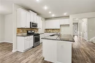 2464 Hanover Woods Rd, Lithonia, GA 30058 - Photo 13