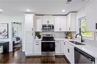 3252 Pinehill Drive, Decatur, GA 30032 - Photo 9