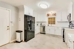 5671 Bobby Brook Ct, Lithonia, GA 30038 - Photo 9