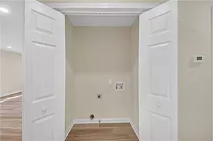 122 W South St, Canton, GA 30114 - Photo 23