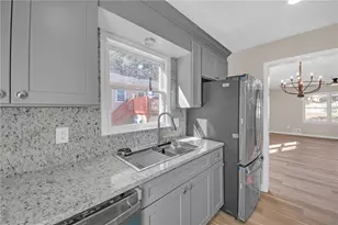 122 W South St, Canton, GA 30114 - Photo 19