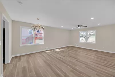 122 W South Street, Canton, GA 30114 - Photo 15