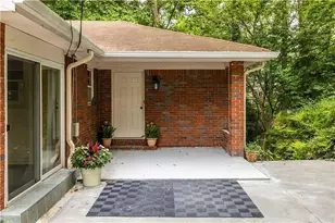 1102 Rogeretta Dr NE, Atlanta, GA 30329 - Photo 3