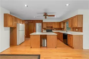 1102 Rogeretta Dr NE, Atlanta, GA 30329 - Photo 9