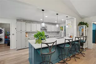 8671 Twin Oaks Dr, Jonesboro, GA 30236 - Photo 9