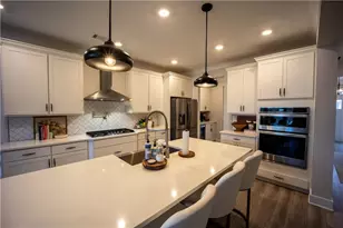 6833 Benjamin Dr, Flowery Branch, GA 30542 - Photo 9