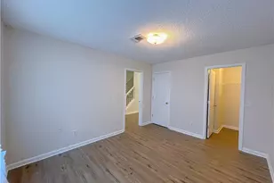 6334 Hickory Ln Cir, Union City, GA 30291 - Photo 5