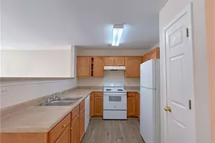 6334 Hickory Ln Cir, Union City, GA 30291 - Photo 7