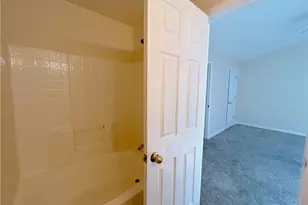 6334 Hickory Ln Cir, Union City, GA 30291 - Photo 19