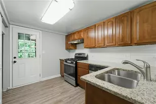 1395 Kennesaw Trace Ct NW, Kennesaw, GA 30144 - Photo 9
