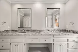 19 Saratoga Pl NE, Atlanta, GA 30324 - Photo 21