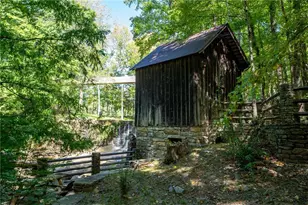 1660 Carlson Ln SW, Marietta, GA 30064 - Photo 87