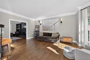 5490 Grove Point Rd, Johns Creek, GA 30022 - Photo 9