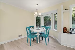 370 Kenilworth Cir, Stone Mountain, GA 30083 - Photo 9